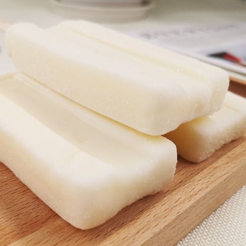 蒙牛小布丁牛奶口味老式雪糕冰淇淋冰糕冰棒提子冰淇淋