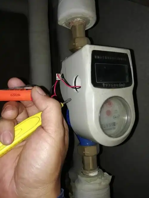 10号楼1单元102更换水表电池