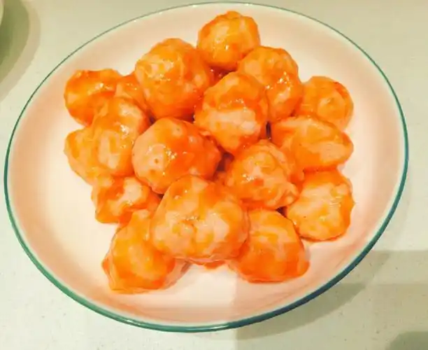 不用油炸的浇汁鸡肉虾肉丸简单做法分享