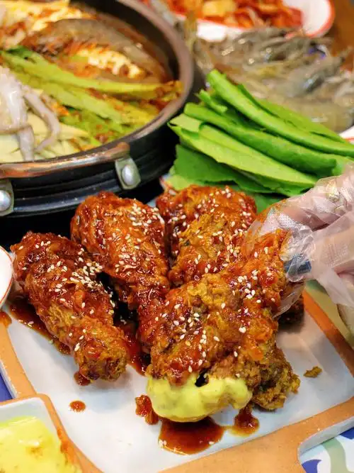 炸鸡配海鲜芝士火锅60简直太快乐了60