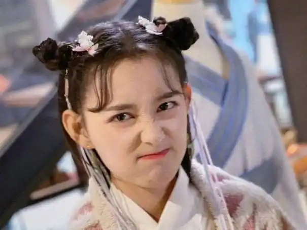 原创00花被分为"3个梯队",有人拿影后,有人成网红_沈月_蒋依依_电影