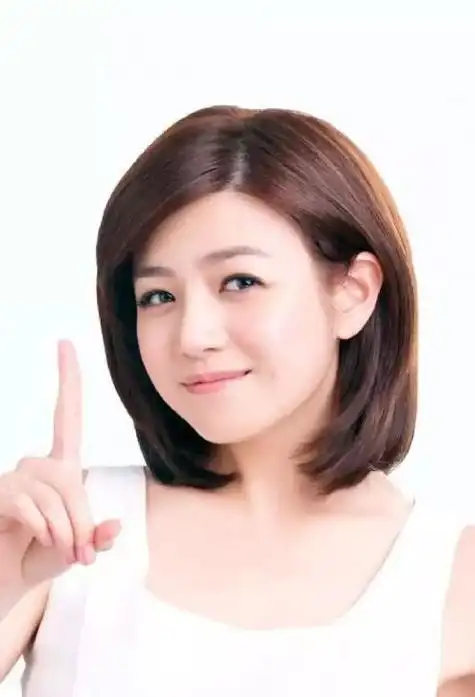 四方脸女人适合烫什么发型 四十左右女性短头发造型