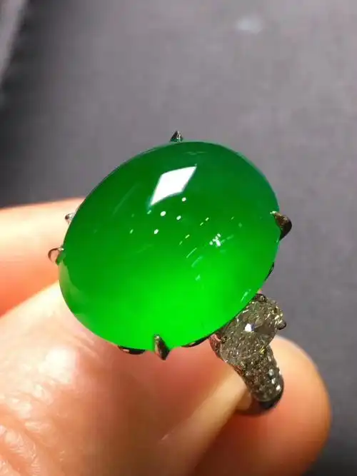 缅甸翡翠戒指高冰阳绿蛋面裸石吊坠帝王绿玉戒面18k镶嵌天然正品