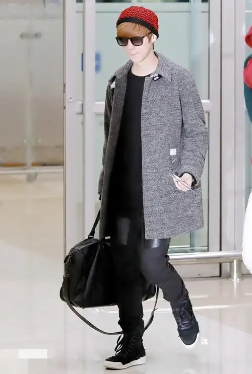 李钟硕鹿晗李敏镐朴有天 韩国男星风衣style帅照大盘点(组图) (24)