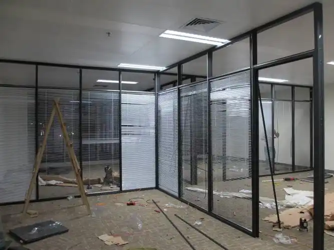 深圳 宝安 办公室玻璃隔断 铝合金玻璃隔墙 上门定制 安装