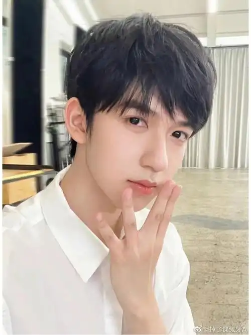 tnt时代少年团  #贺峻霖   李飞小卡下次按这个来,我绝对珍藏起来!