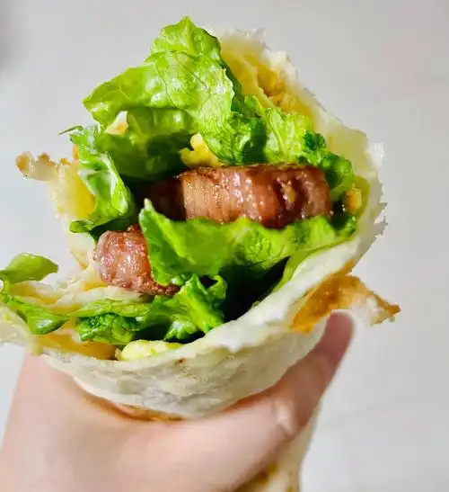自己在家做墨西哥卷饼,食材简单好操作,松软好吃堪比炸鸡店