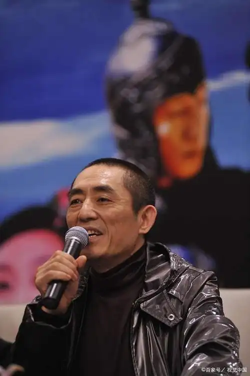 张艺谋到底有多宠巩俐,看完这些亲密照就明白了