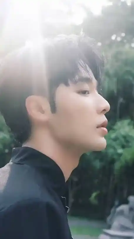 李岱昆大战键盘侠#帅哥眼睛那么好看为什么要戴墨镜!