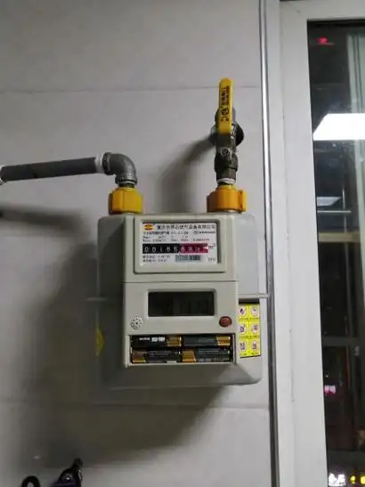 表显示还有很多立方,但是燃气灶打不着,热水器也烧不了,换了电池也没