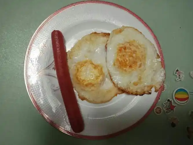 一碗面条加两个荷包蛋