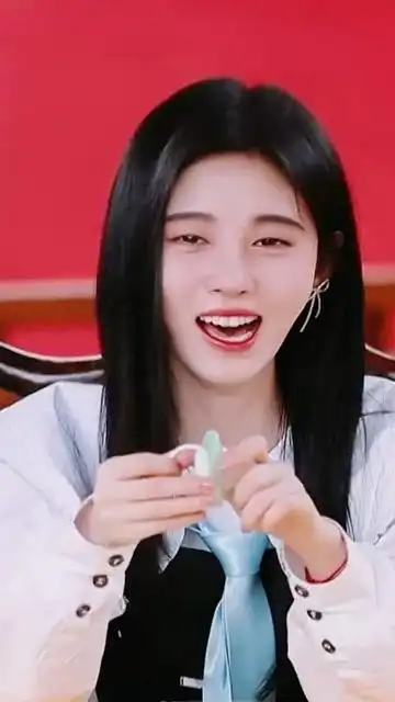 快乐大本营鞠婧祎的笑点一直都是谜不过这笑声很魔性