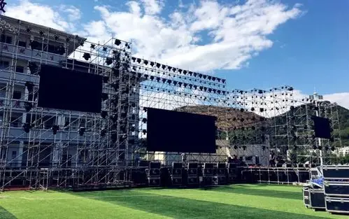 星光大道冠军演唱会倒计时揭秘华丽舞台搭建过程