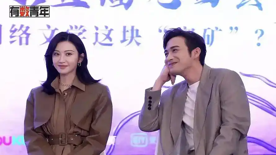 张彬彬看景甜的眼神