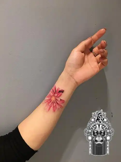 手腕刀疤纹身遮盖(花盖疤)