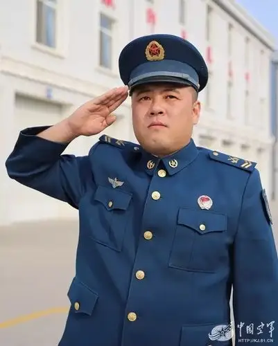 2年义务兵退伍社保转入 士官有社保吗