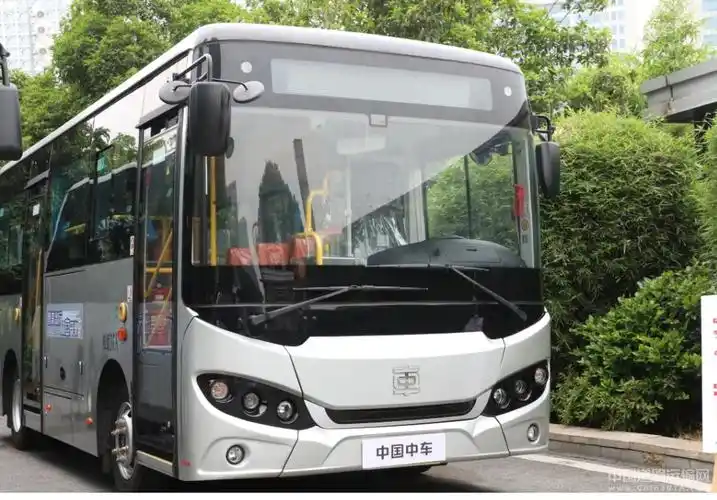 小圆角,饱满,设计新颖,富有时代气息,既亲切活泼又不失稳重平静之感