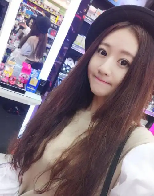 快手网红魏思美女私房自拍照快手红人魏思妞大尺度生活照写真