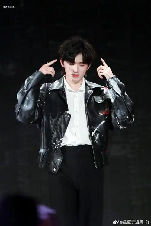 宋亚轩全员加速中录制路透##宋亚轩全员加速中全黑造型