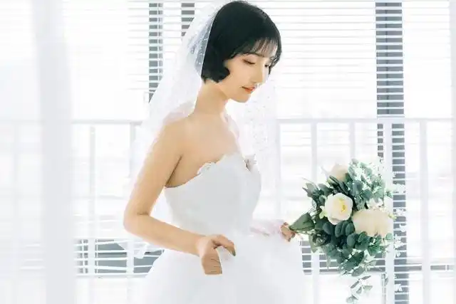 原创十二星座女各自最合适多少岁怀孕早不过双鱼晚不过摩羯