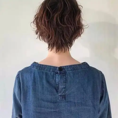 短发背影图片女生真实,短发图片-第2图,发型图片