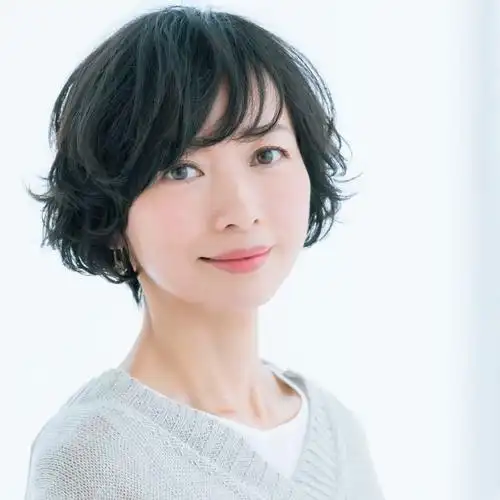 40-50岁左右女人最适合的短发,时髦精致还很优雅|发型|刘海|烫发|发尾