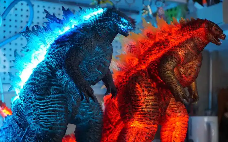 发 光 改 造 ~x-plus 传奇哥斯拉2019 同模换色涂装发光效果展示