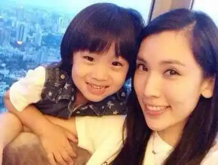 林志颖结婚纪念日大秀恩爱 嫩模老婆生三个儿子获林志颖宠爱