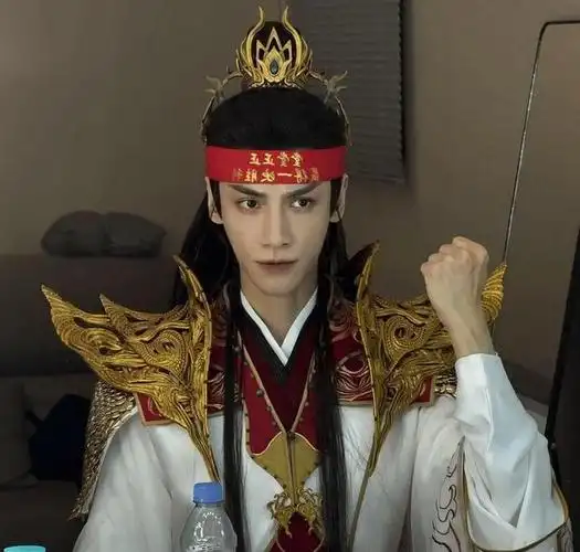 240208 罗云熙化身英雄联盟国风代言人,帅气龙崽形象引粉丝狂赞!