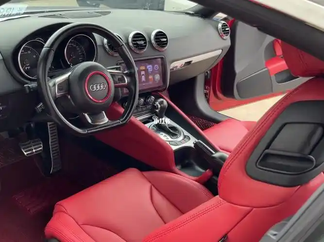 奥迪tt内饰升级波尔多红