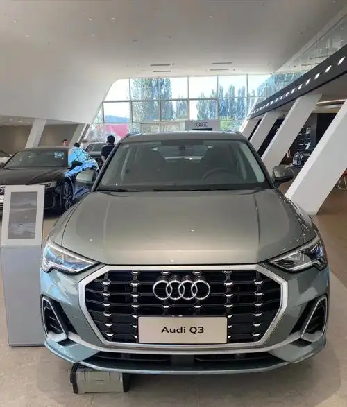 奥迪q3鳄鱼绿刚刚到店,想试乘试驾的欢迎