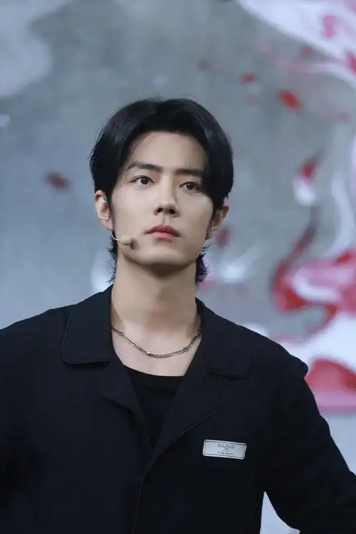 组图:肖战工作室持股人变更 经纪人王力威退股肖战工作室_高清图集