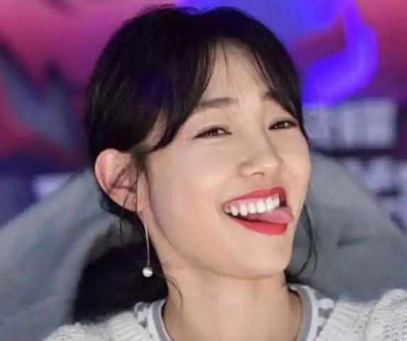 女版陈冠希国内吐舌头的明星中无人能出其右