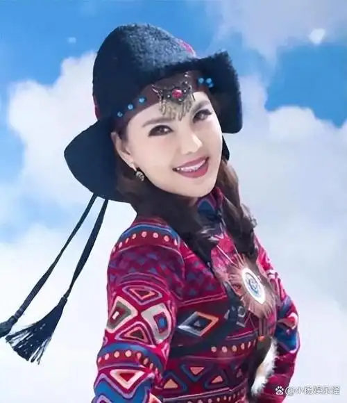 乌兰图雅并不是《套马杆》的原创歌手,而是在2009年,另一位内蒙古