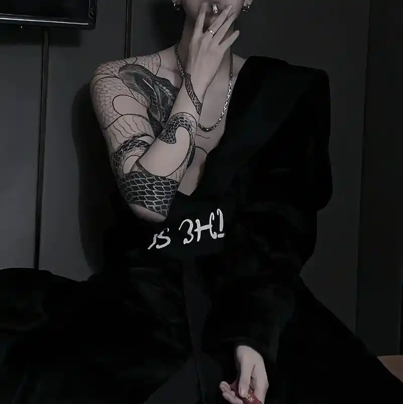 高级感黑白男生头像.往事清零爱恨随心#禁欲系 #西装杀 #黑