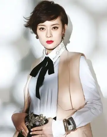 方脸女生适合的洋气短发发型 让方脸迅速变潮