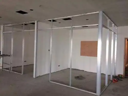 办公室玻璃隔断怎样安装