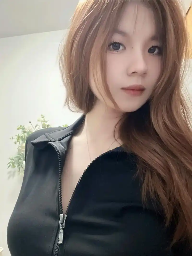 三张照片带你领略姨的魅力.#美丽坏女人 #双鱼座 #旺夫 - 抖音