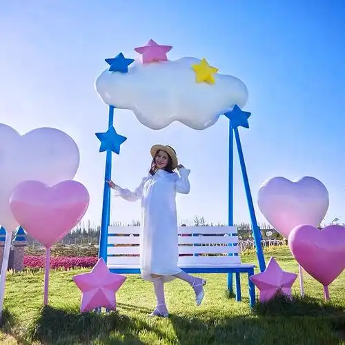 云朵爱心座椅户外旅游景区网红打卡拍照房产小区绿地装饰景观小品