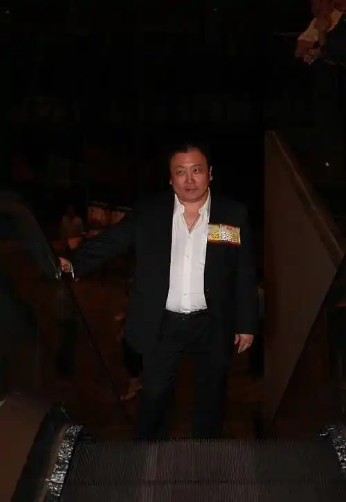 王晶直言内地喜剧演员黄渤徐峥是歪瓜裂枣