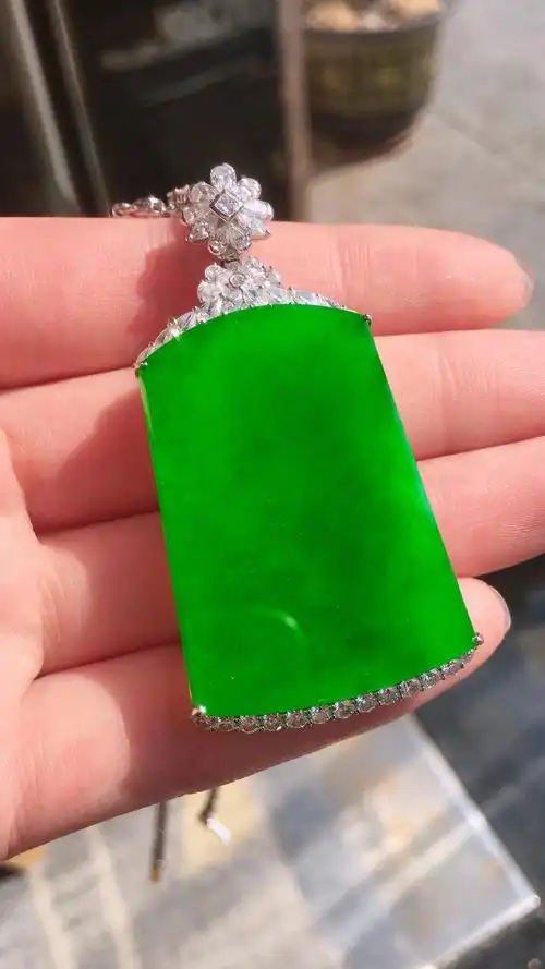 冰种正阳绿翡翠无事牌吊坠天然缅甸a货正品18k金镶嵌满帝王绿挂件