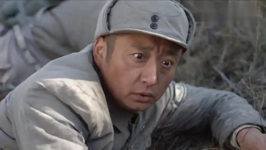 东风破八路军战士为不暴露战友竟拿刀捅死自己感动哭了