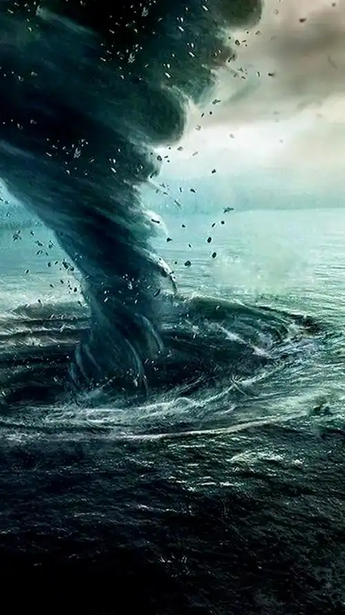 龙卷风在海面上成形成了"龙吸水"这么震的场面你见过吗?