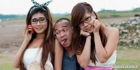 男人左拥右抱和女人左拥右抱的区别