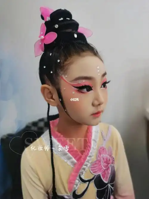独舞妆容  #小荷花舞蹈比赛  #南京化妆师 #儿童上门化妆 #舞蹈比赛