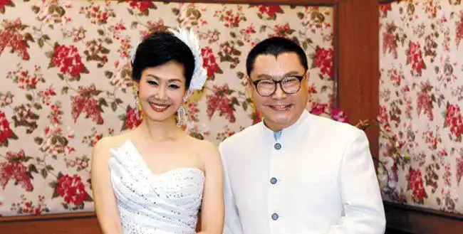 于文华曾遇婚变,为何不嫁给相伴多年的搭档?王为念一语道破真相